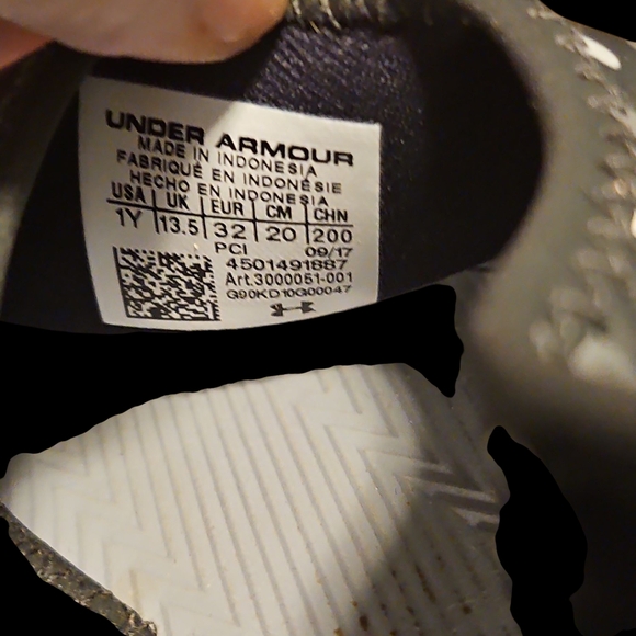 Under Armour Black/Gray/White Camo Sandals - Picture 5 of 6